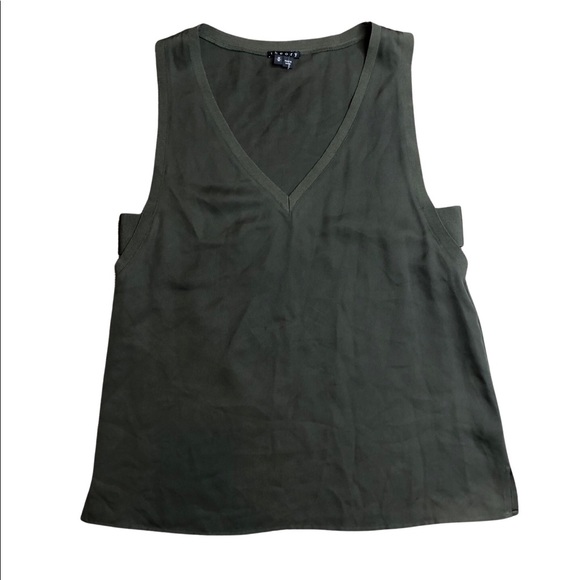 Theory Tops - Theory forest green 100% silk cut out side detail v neck top size S